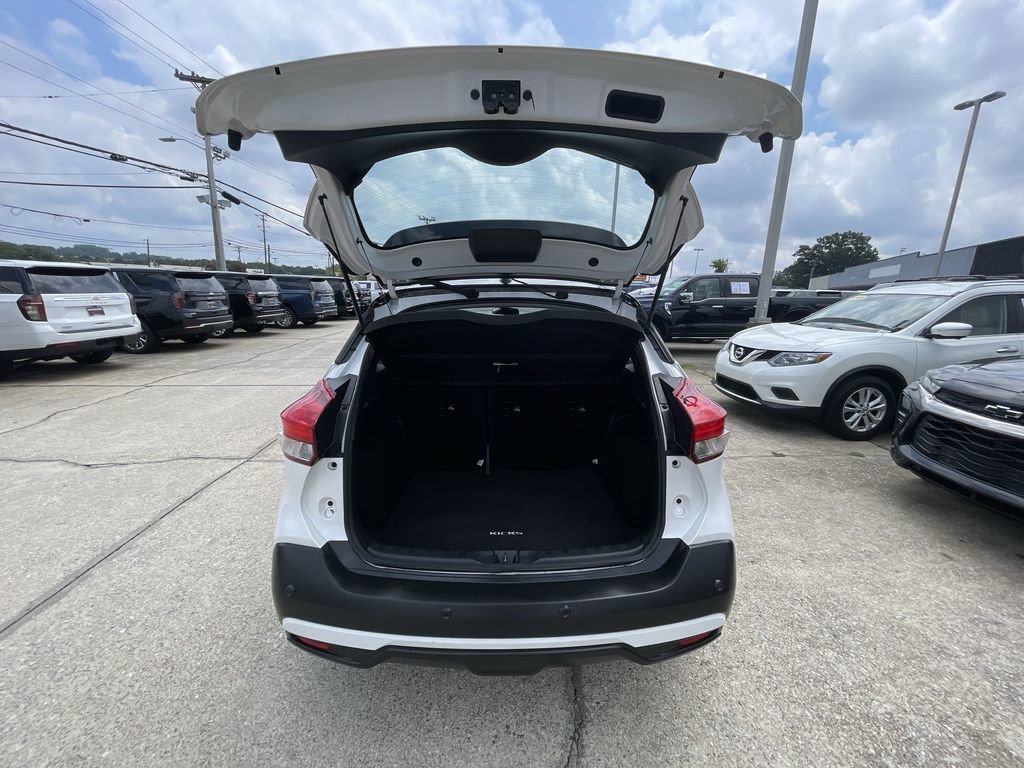 Used 2020 Nissan Kicks SR FWD image 25