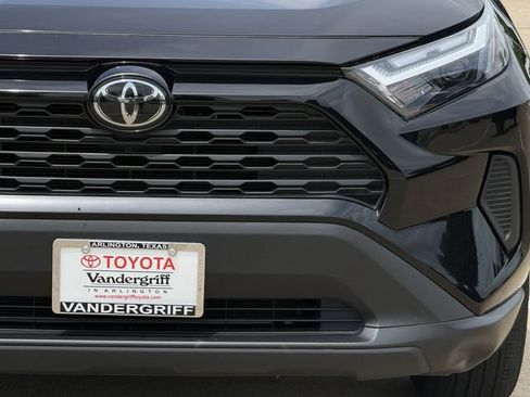 Used 2024 Toyota RAV4 XLE AWD/4WD image 9