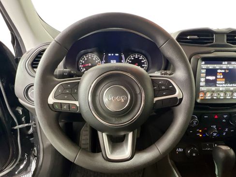Used 2023 Jeep Renegade Latitude AWD/4WD image 17