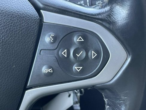 Used 2022 Chevrolet Colorado LT w/ Chrome Appearance Package AWD/4WD image 21