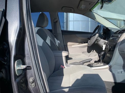 Used 2010 Toyota Corolla LE image 12