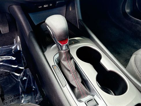 Used 2025 Chevrolet Malibu RS FWD image 17
