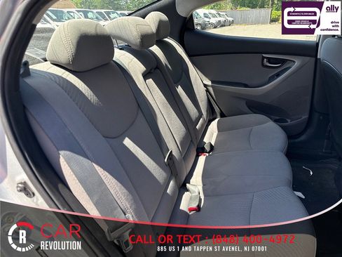 Used 2016 Hyundai Elantra SE FWD image 5