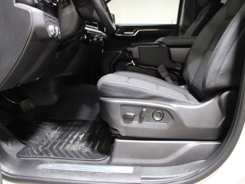 New 2026 GMC Sierra 1500 SLE image 19