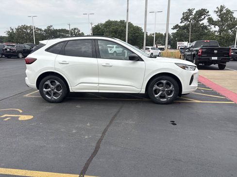 Used 2023 Ford Escape ST-Line w/ Tech Pack #1 AWD/4WD image 4
