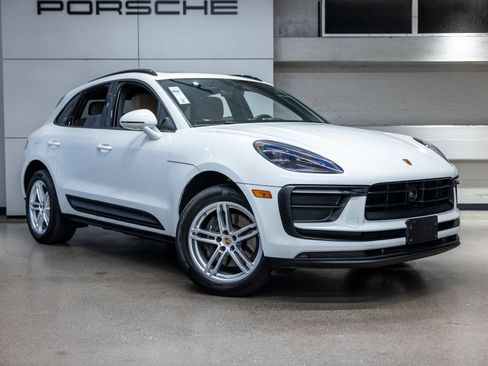 Used 2024 Porsche Macan AWD/4WD image 9
