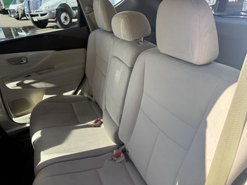 Used 2018 Nissan Murano SV image 17