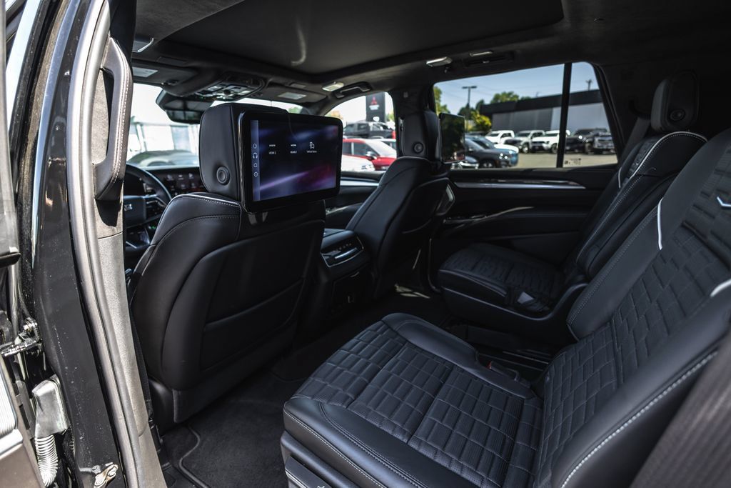 Used 2025 Cadillac Escalade V AWD/4WD image 24