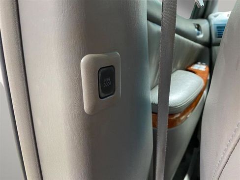 Used 2009 Toyota Sienna FWD image 23