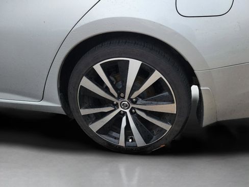 Used 2019 Nissan Altima 2.5 SR w/ SR Premium Package image 28