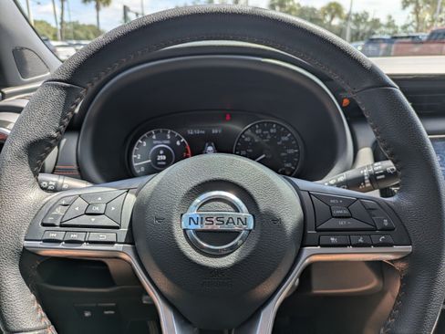 Certified 2021 Nissan Kicks SR FWD image 27