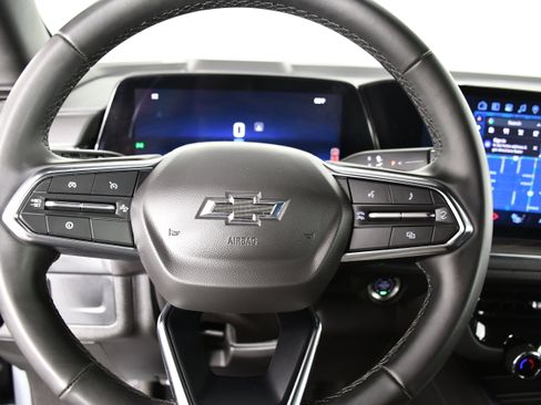 Used 2025 Chevrolet Suburban Z71 image 20