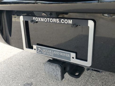 Certified 2025 Land Rover Defender 130 X-Dynamic SE AWD/4WD image 35