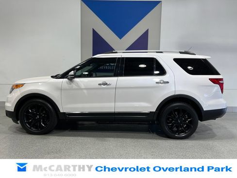 Used 2014 Ford Explorer Limited w/ Equipment Group 302A AWD/4WD image 8