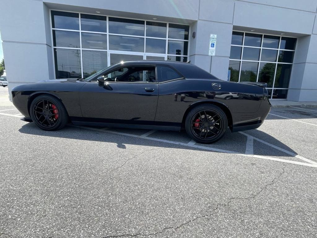 Used 2015 Dodge Challenger R/T Plus RWD image 1