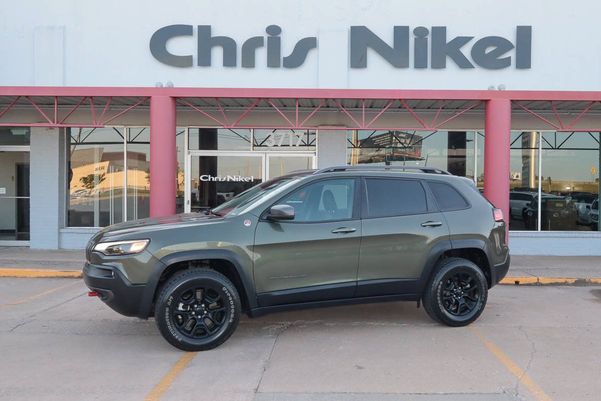 Used 2021 Jeep Cherokee Trailhawk w/ Comfort/Convenience Group AWD/4WD image 1