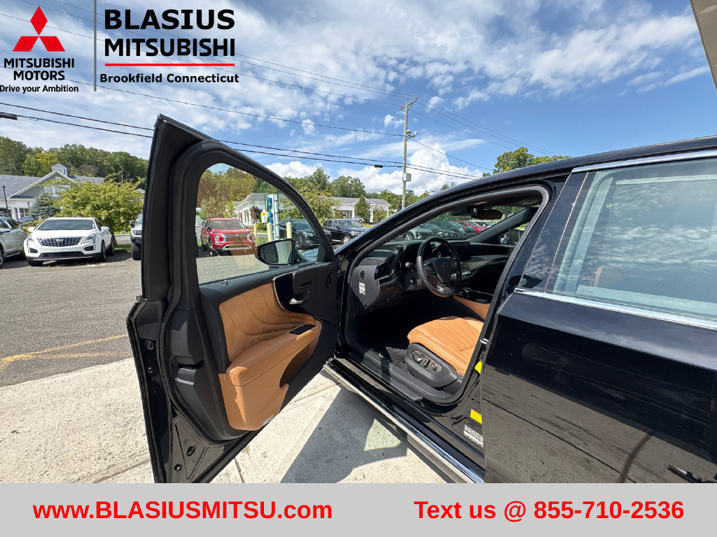 Used 2023 Lexus LS 500 AWD w/ Luxury Package image 14