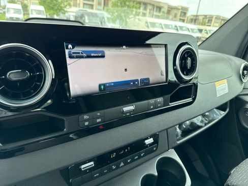 New 2025 Mercedes-Benz Sprinter 2500 image 24