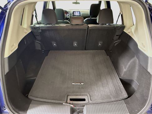 Used 2023 Nissan Rogue SV image 35