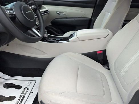 Used 2025 Hyundai Tucson SEL FWD image 24