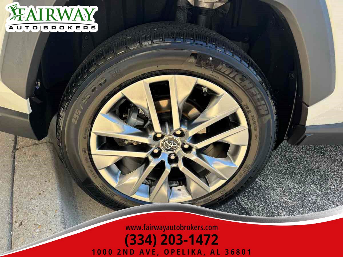 Used 2019 Toyota RAV4 Limited w/ Cold Weather Package FWD image 35