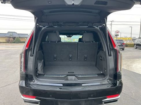 Used 2023 Cadillac Escalade Premium Luxury image 9