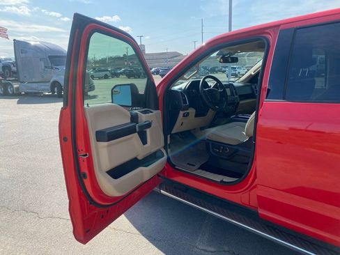 Used 2016 Ford F150 XLT w/ Equipment Group 302A Luxury image 10