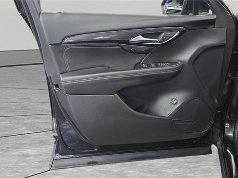 Used 2022 Buick Envision Essence w/ Safety Package image 27