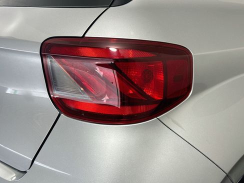 Used 2026 Hyundai Venue SE FWD image 33