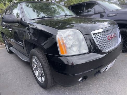 Used 2012 GMC Yukon Denali AWD/4WD image 1
