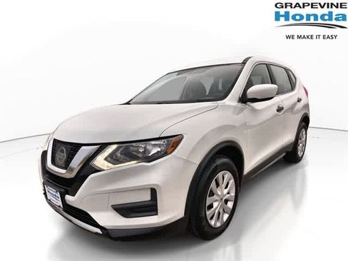 Used 2017 Nissan Rogue S image 1