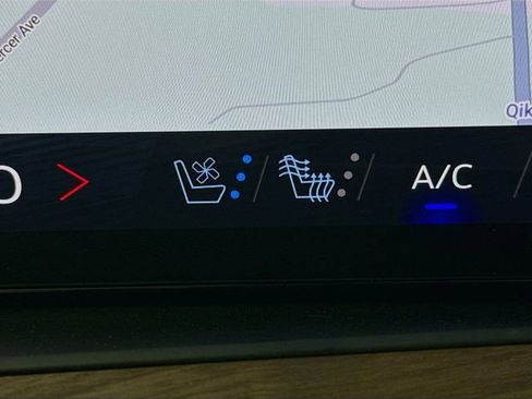 Used 2025 Chevrolet Tahoe High Country image 23