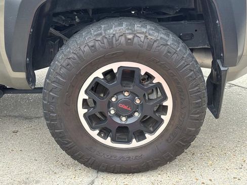 Used 2024 Toyota Tacoma TRD Off-Road image 3