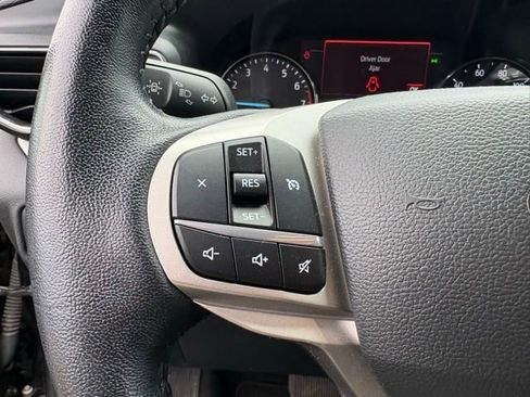 Used 2022 Ford Explorer XLT w/ Equipment Group 202A AWD/4WD image 24