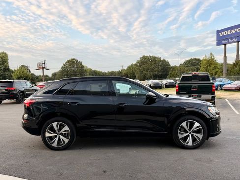Used 2024 Audi Q8 e-tron Premium AWD/4WD image 8