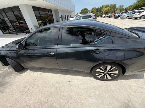 Used 2020 Nissan Altima 2.5 SL FWD image 5
