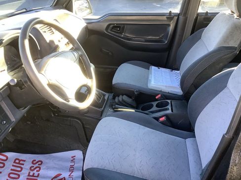 Used 1996 Geo Tracker 4WD 4-Door image 10
