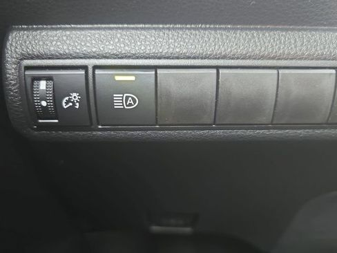 Certified 2025 Toyota Corolla SE image 25