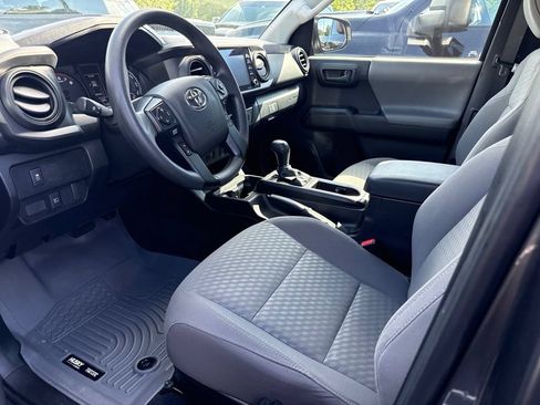 Used 2022 Toyota Tacoma SR RWD image 3