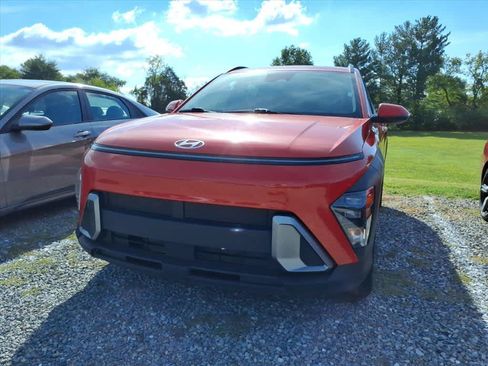 Used 2024 Hyundai Kona SEL FWD image 4