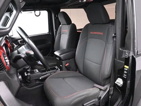 Used 2022 Jeep Wrangler Rubicon w/ Cold Weather Group AWD/4WD image 16