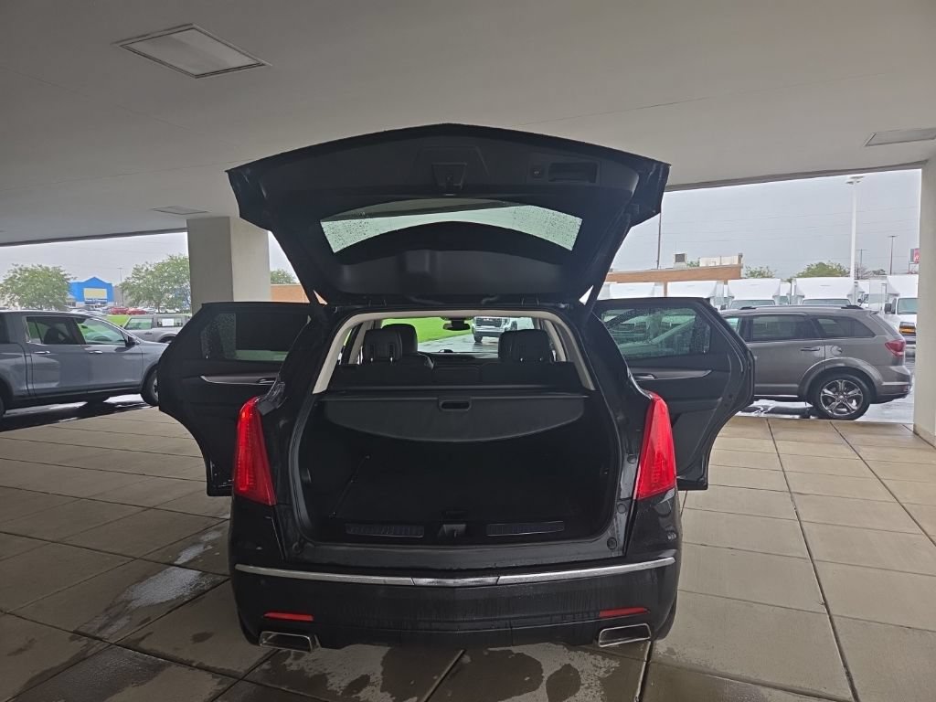 Used 2017 Cadillac XT5 Luxury w/ Driver Awareness Package FWD image 10