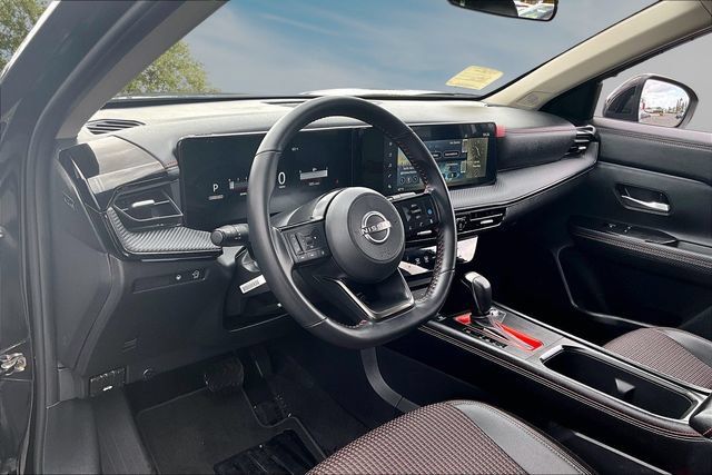 Certified 2025 Nissan Kicks SR FWD image 16
