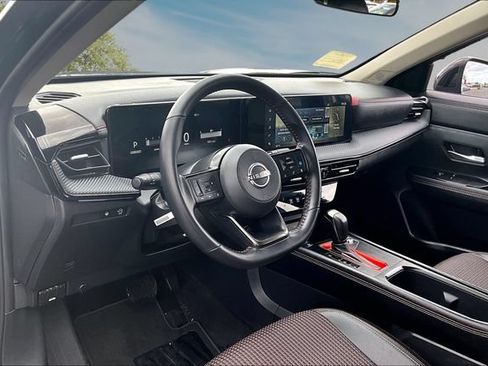 Certified 2025 Nissan Kicks SR FWD image 16