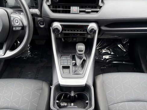 Certified 2025 Toyota RAV4 XLE AWD/4WD image 28