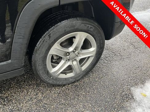 Certified 2023 Jeep Compass Latitude image 13