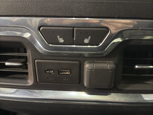 Used 2020 GMC Sierra 2500 AT4 w/ AT4 Premium Package image 16