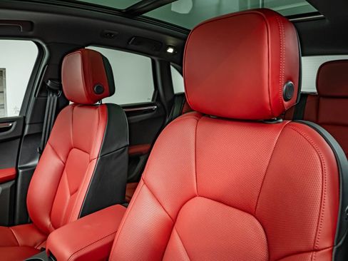 New 2026 Porsche Macan AWD/4WD image 37