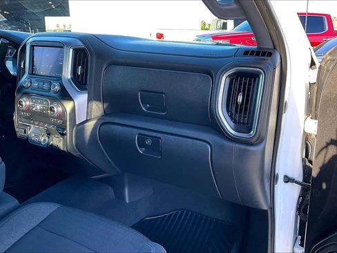 Used 2020 GMC Sierra 1500 SLE w/ SLE Value Package image 17