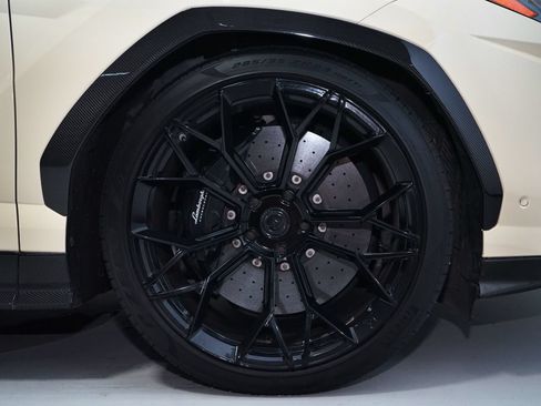 Used 2019 Lamborghini Urus AWD/4WD image 37